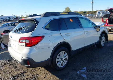2018 Subaru Outback 2.5I Premium из США, поврежденный, VIN 4S4BSAFC5J3356708